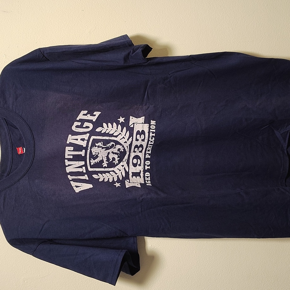 Hanes Tagless Vintage 1933 Aged To Perfection t-shirt Navy Blue size X-large